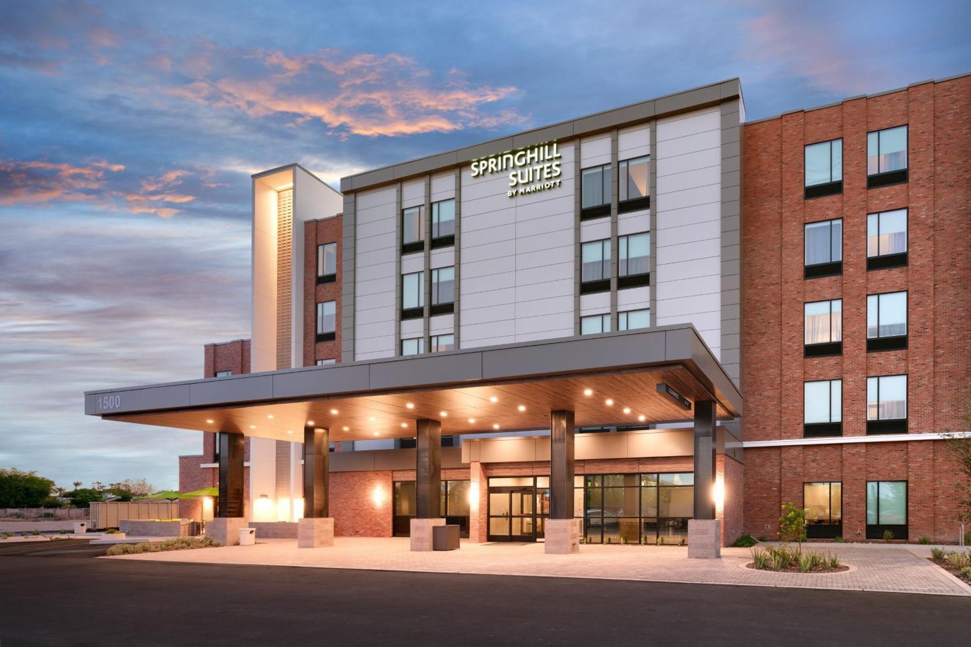 Springhill Suites By Marriott Phoenix Scottsdale Exterior photo
