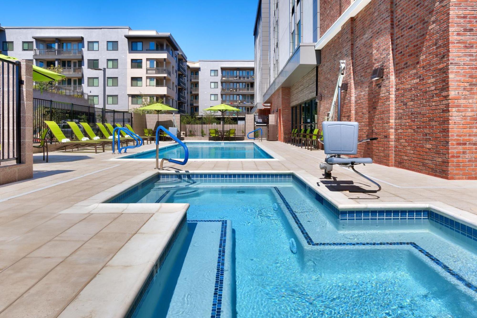 Springhill Suites By Marriott Phoenix Scottsdale Exterior photo
